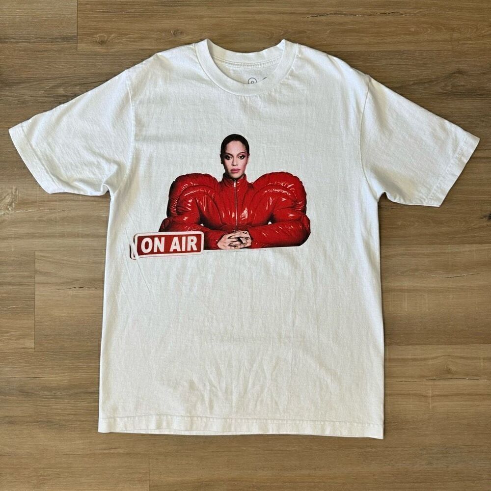 Beyonce Renaissance World Tour 2023 Merch Tee Shirt White On Air Graphic Size M